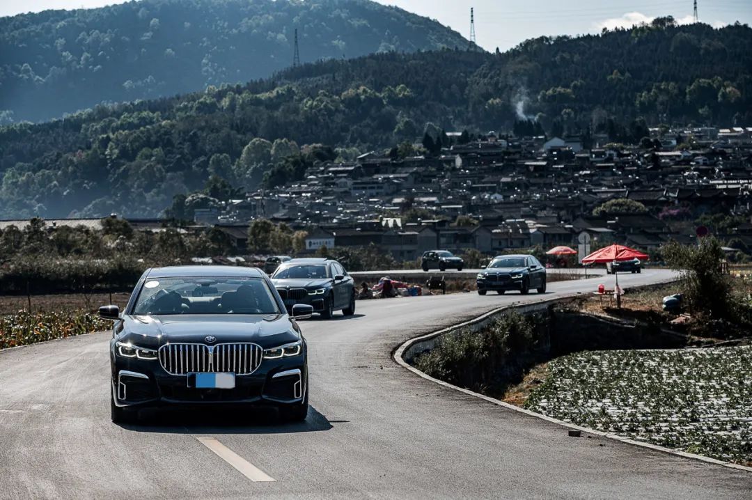 宝马7系和x7内饰哪个好,宝马7系和宝马x7哪个好