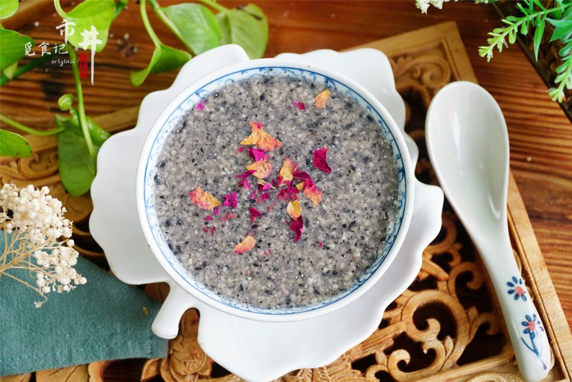 40岁的女人没钱是不是很正常,女人40岁没钱