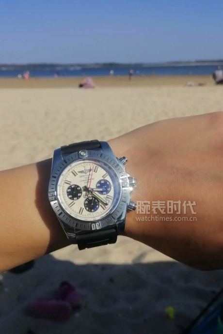 网友晒自己微信好友数量,网友晒1300手表