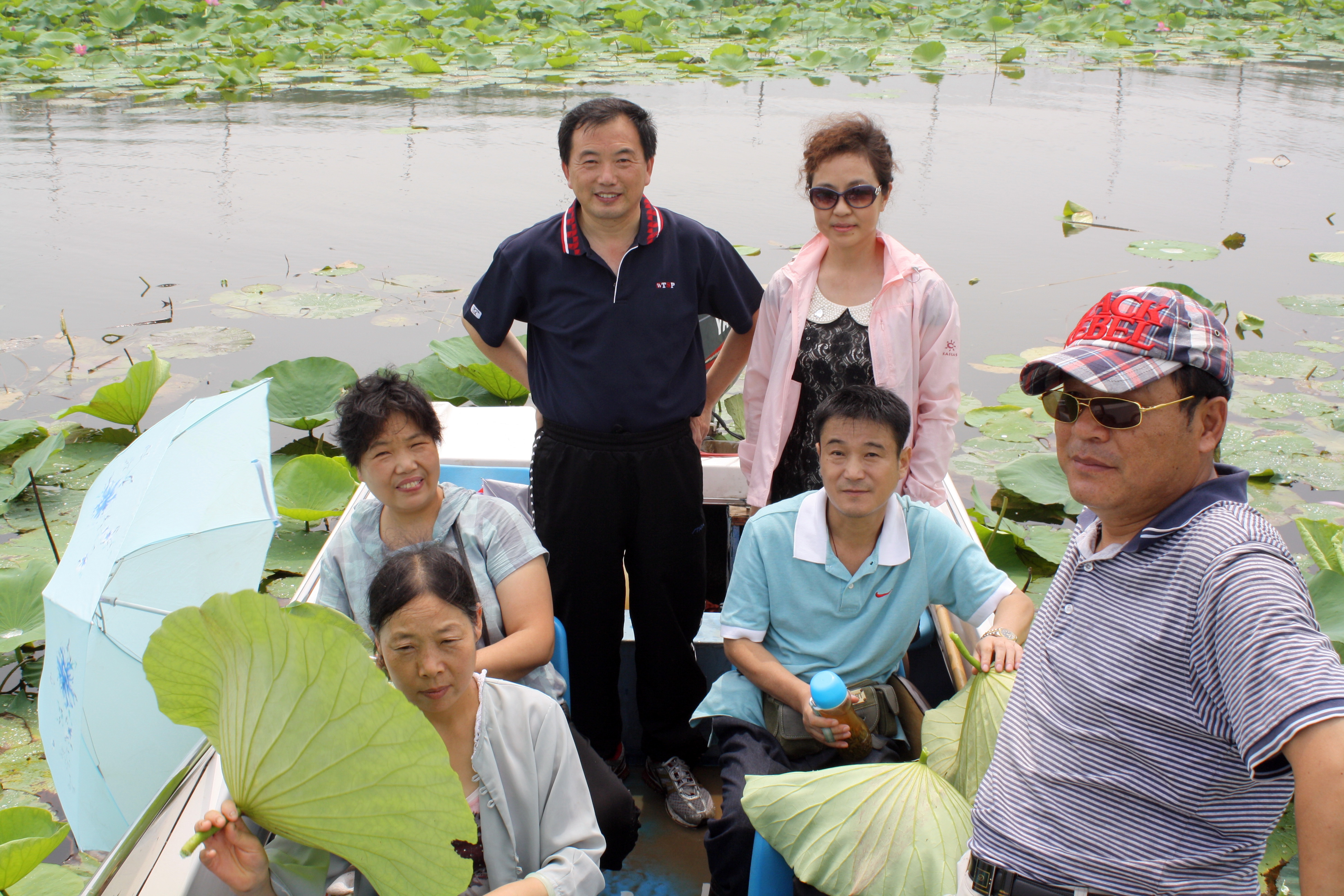 微山湖上静悄悄男声完整版,微山湖上静悄悄的微山湖