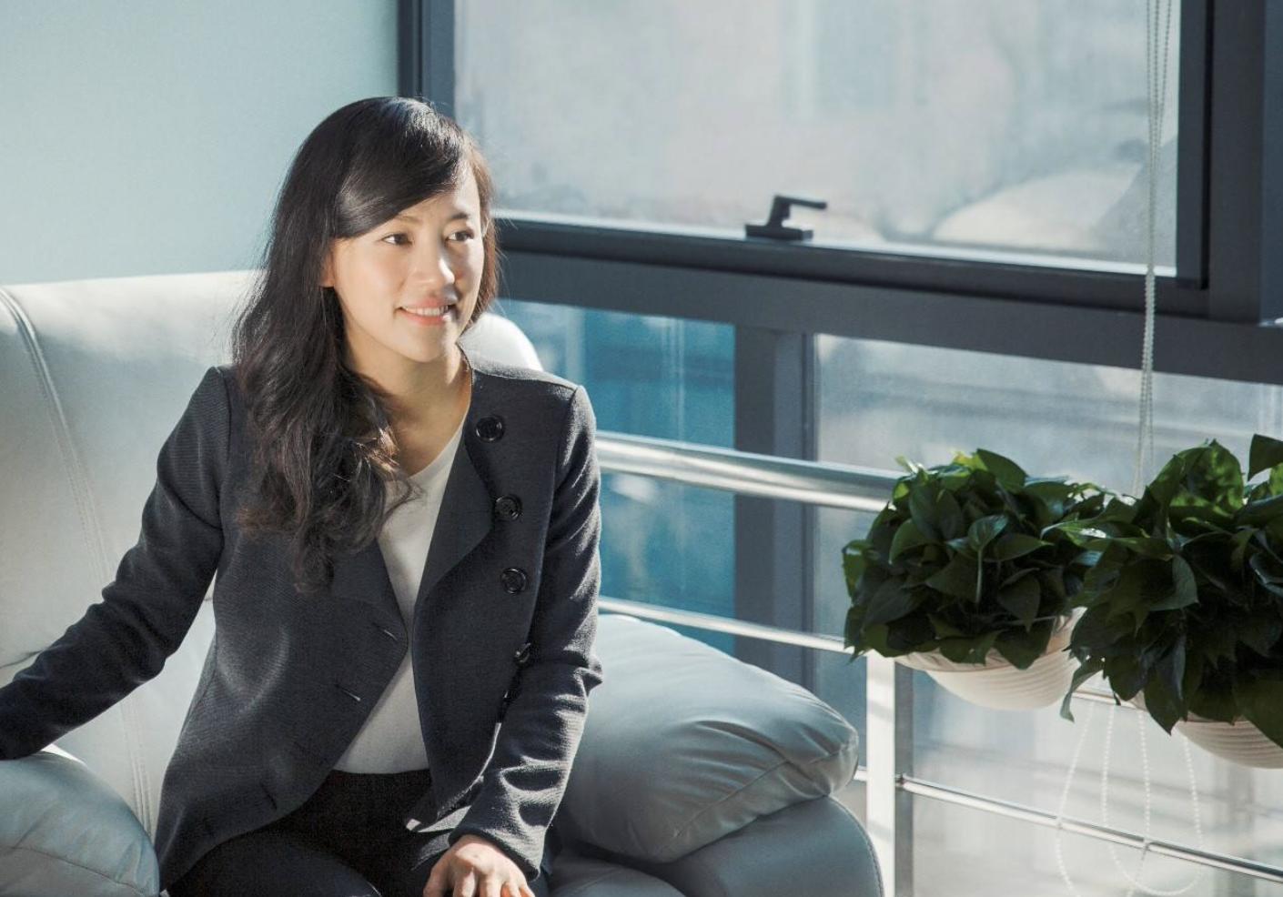 18岁考入北大，34岁时执掌亚太高盛，现在她做了滴滴的总裁