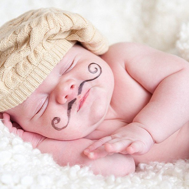 宝宝喜欢摸衣角怎么办,宝宝喜欢摸胳肢窝