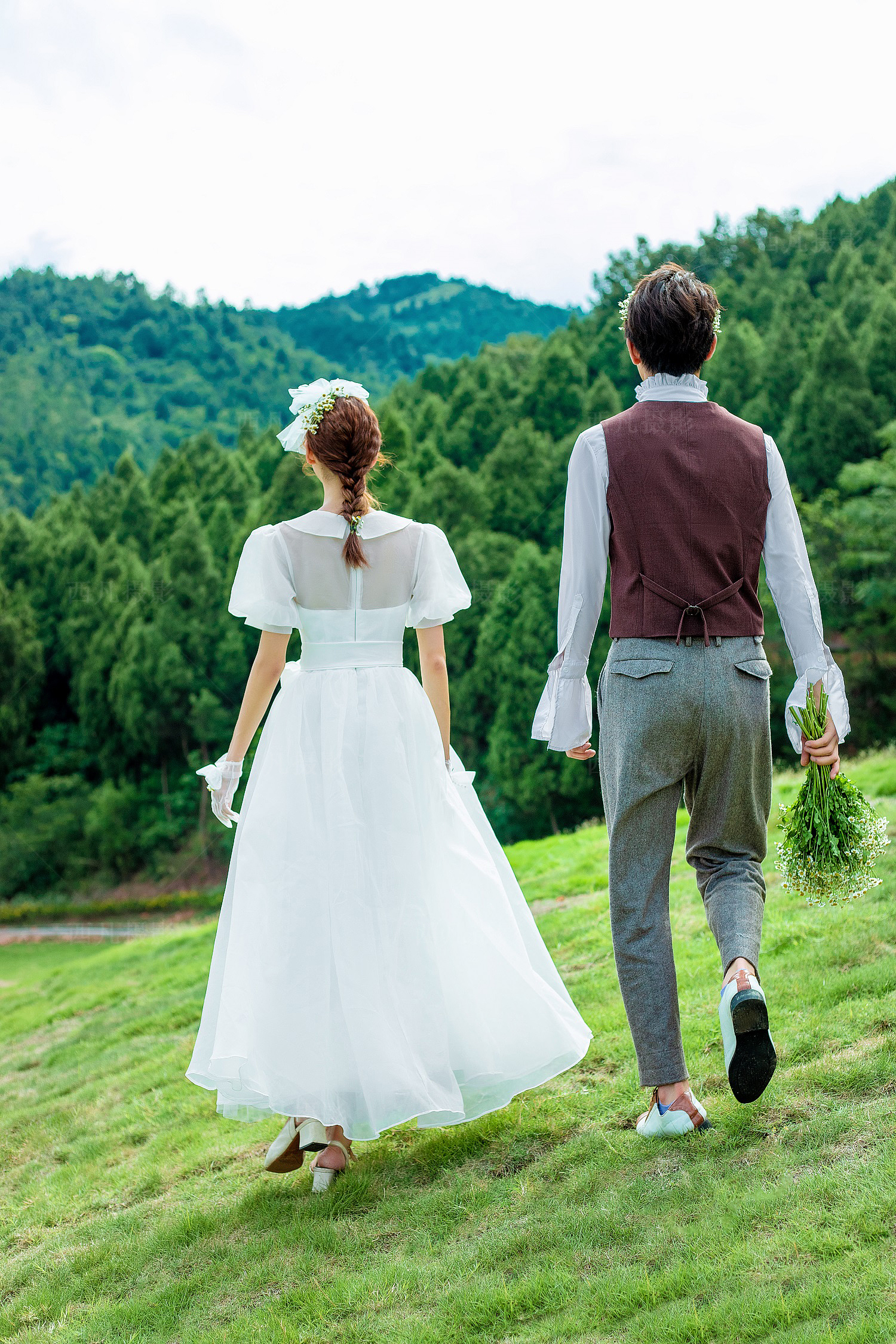 胸小的新娘应该如何穿婚纱