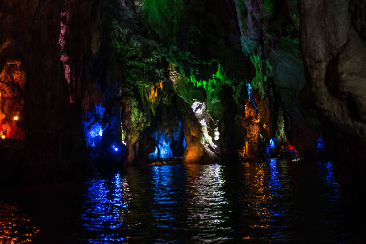 探秘现实中的水下龙宫神秘又辉煌,中国最灵的龙宫在哪里