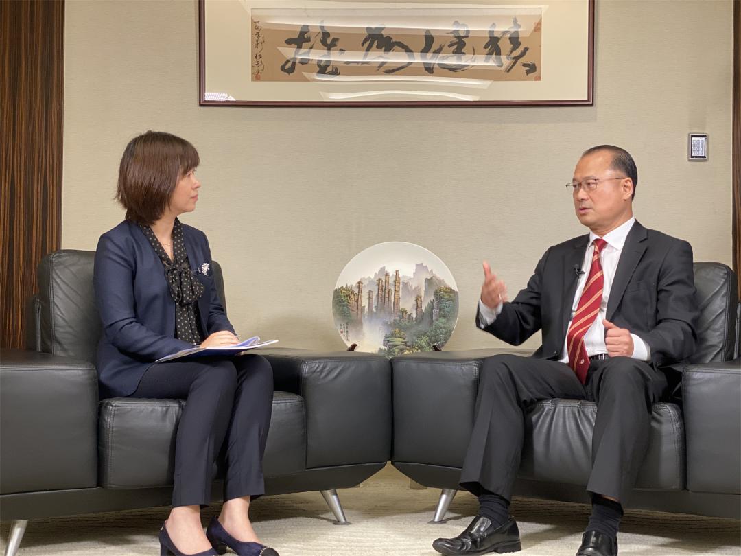 香港中华总商会会长蔡冠深,香港新华集团董事长蔡冠深