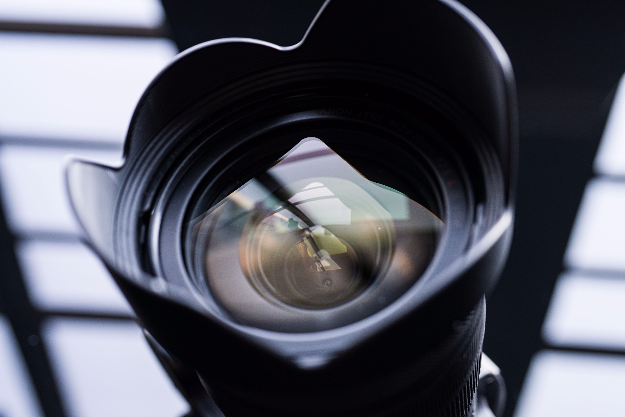 佳能rf大三元镜头2470,佳能rf24702.8防抖吗