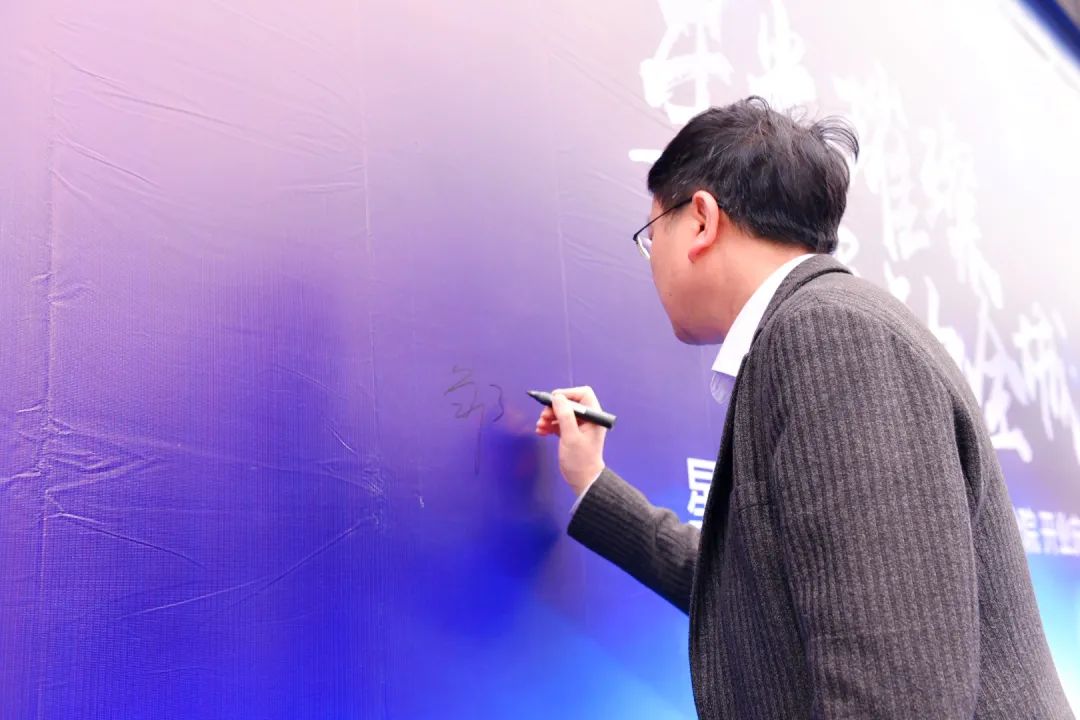 热烈祝贺星辉视光开阳分院盛大开业