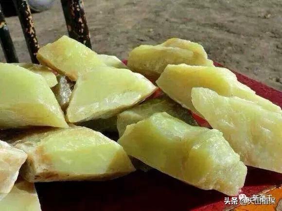 和田黄口料玉有哑光的吗,和田黄玉和和田黄口料的区别