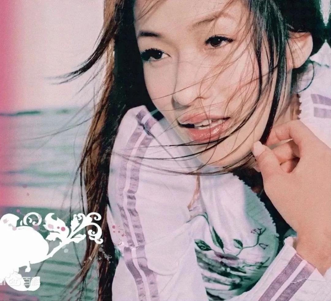 萧亚轩出道17年换了多少任男朋友 (40岁的萧亚轩如何成为恋爱小天才)