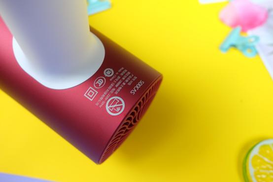 头发风一吹毛躁干枯怎么处理,头发干枯毛躁和吹风机有关吗