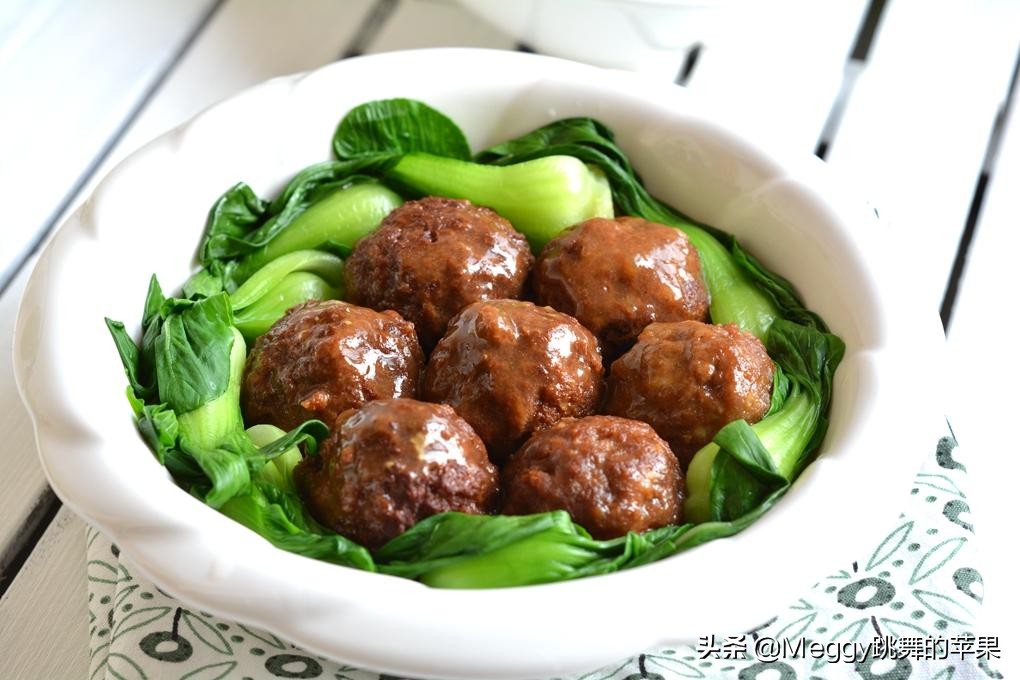 除夕年夜饭，8道吉祥菜，有荤有素，色香味俱全，老人孩子都喜欢