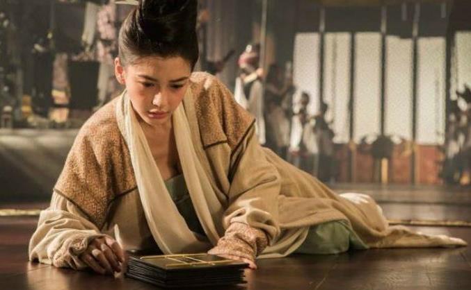 你知道哪些描述春夏秋冬四季的诗？你会写关于四季的诗吗？