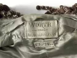 时装之父：曾为“茜茜公主”设计服装，将妻子打造为首个时装模特