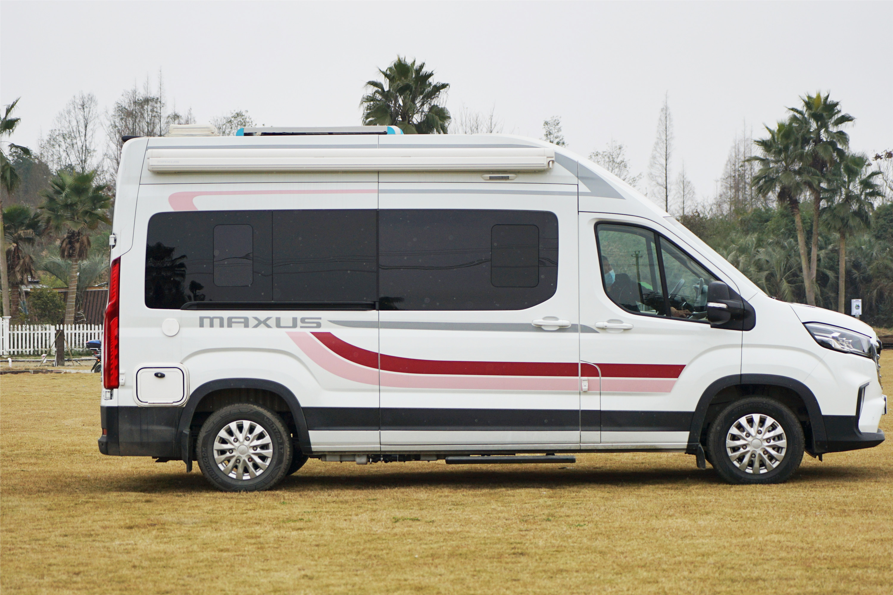 上汽大通maxus旅行家v90房车,房车大全大通v90