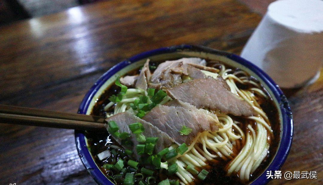 成都这些小店要关门的话，好多人会哭的！