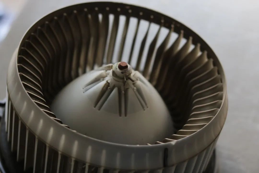 怪兽修车翻新的视频,怪兽修车翻新奥迪q7