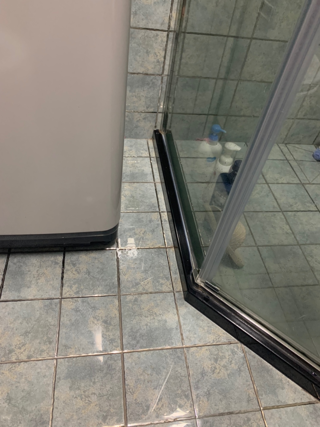 地板清洁剂做家务省事多了,买清洁剂