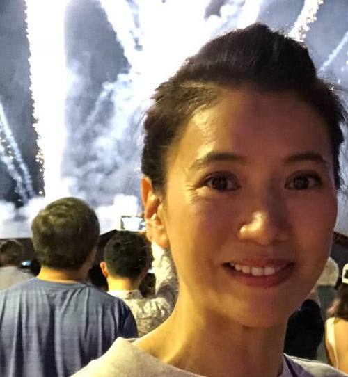 去细纹的电动眼霜,能熨平皱纹的眼霜