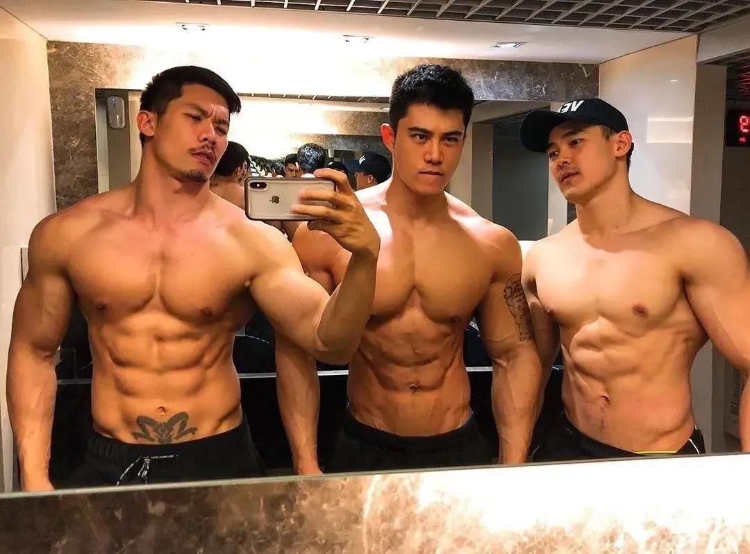 泰国肌肉男高僧,泰国肌肉和尚秀肌肉