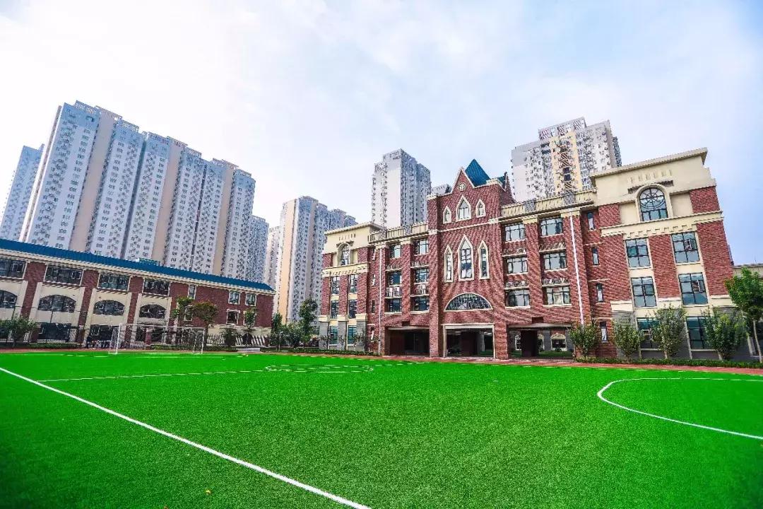 探校|金水区这家私立小学，竟敢说分数、兴趣双保证！