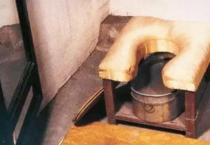 恭桶与便盆表面上没太大差别，但是，其使用方法却有着天壤之别