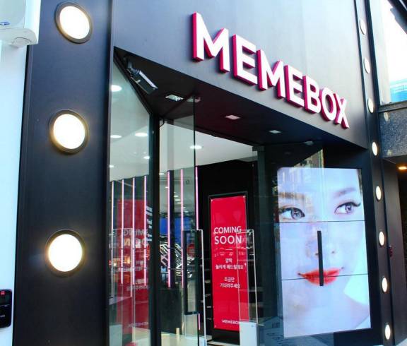 美腻与智慧并存，娱乐圈富婆们的生意经