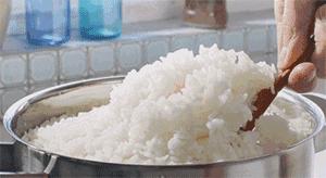 米饭别只加水了教你一招松软香甜,米饭怎么蒸才会又白又香