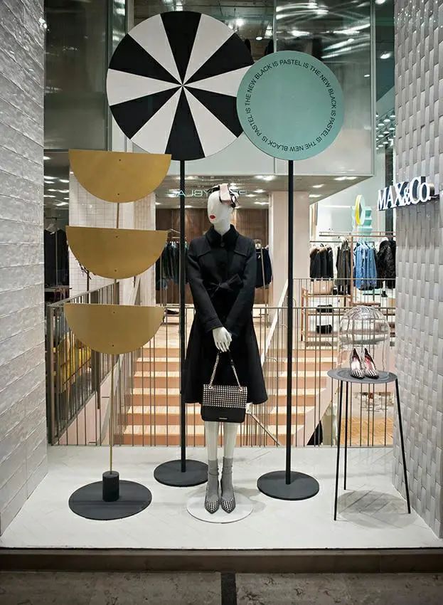 复古服装店陈列搭配展示,国外大牌服装店陈列