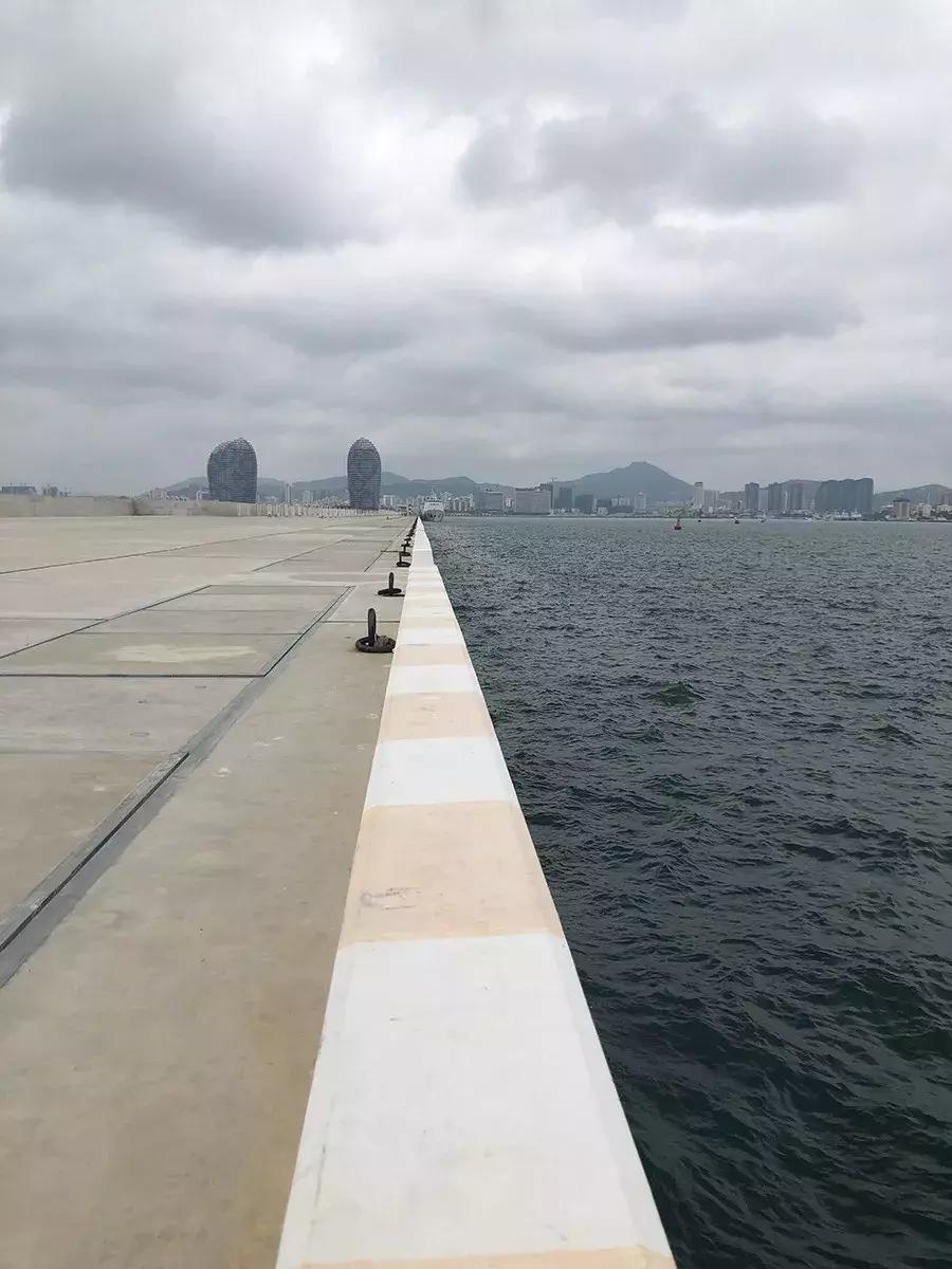 三亚凤凰岛的前世今生,号称东方的小迪拜三亚凤凰岛