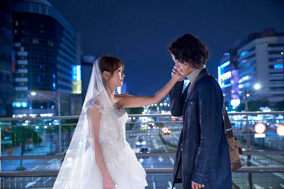 比悲伤更悲伤的故事是谁主演,比悲伤更悲伤的故事剧情详解