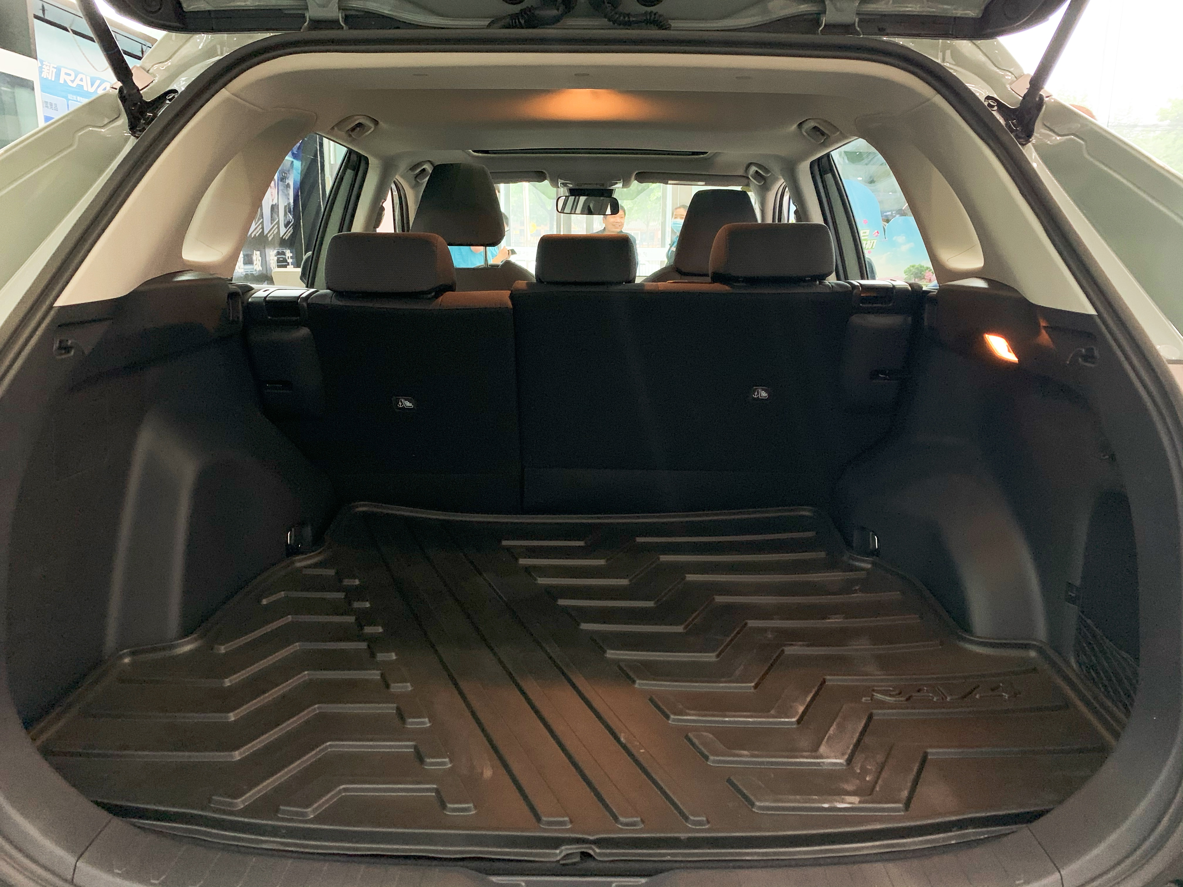 丰田rav4荣放泥地越野黑色,西安丰田rav4风尚版多少钱