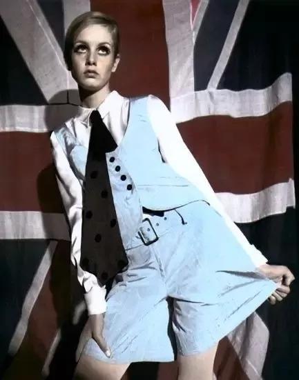 体重41kg的她，*翻推**了梦露性感丰腴的审美革命，成划时代流行符号