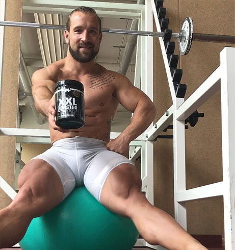 腿围76厘米深蹲300公斤,深蹲300公斤运动员爆发力