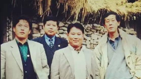 那一年岳云鹏14岁郭德纲26岁,岳云鹏连续13年为郭德纲庆生