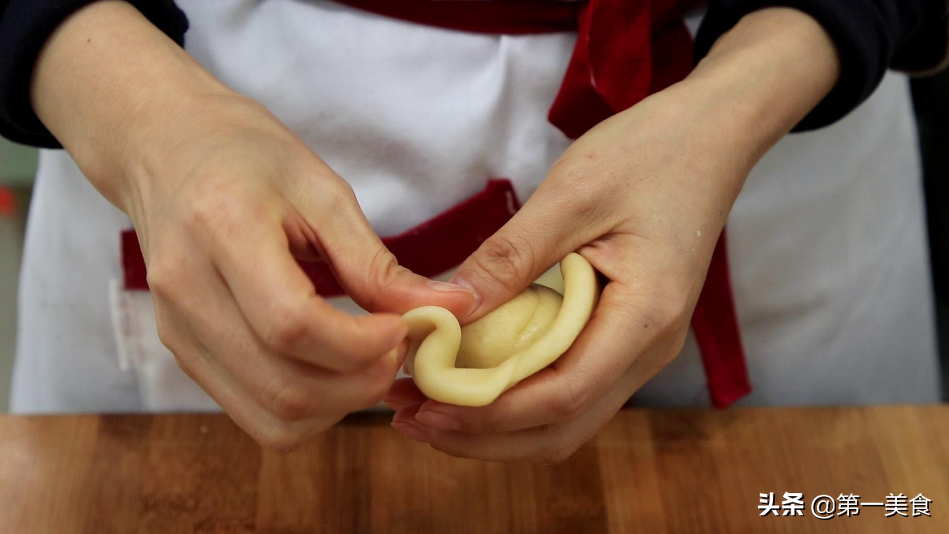 四姑想吃烧饼，小姑买来邮寄，阿飞：只要有烤箱，五步做成烧饼