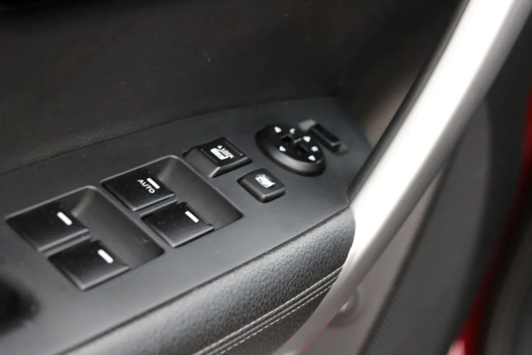 怪兽修车：翻新“老旧状态”的11年起亚索兰托，15万公里重回巅峰