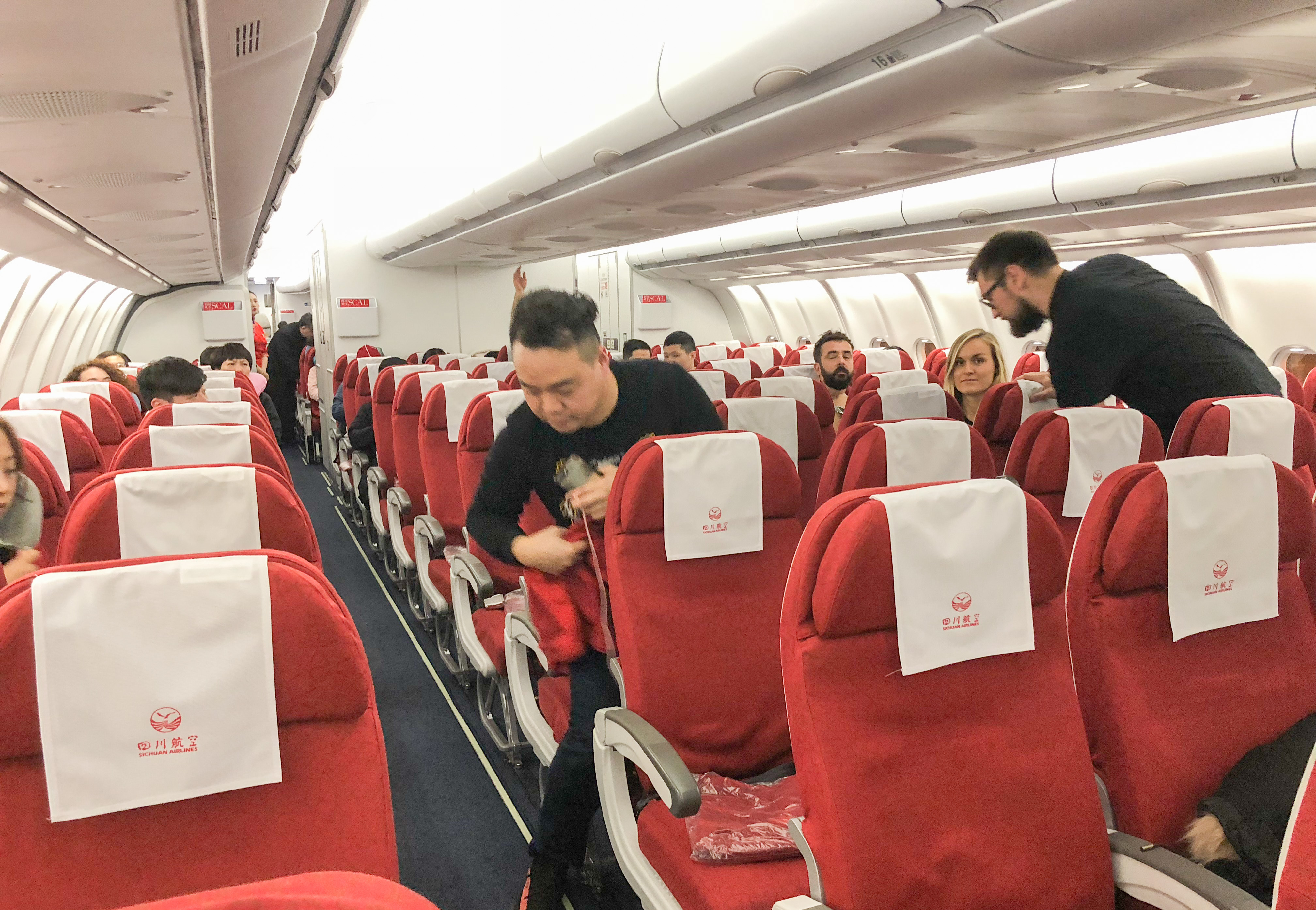 坐川航,川航8633乘客下机采访全过程