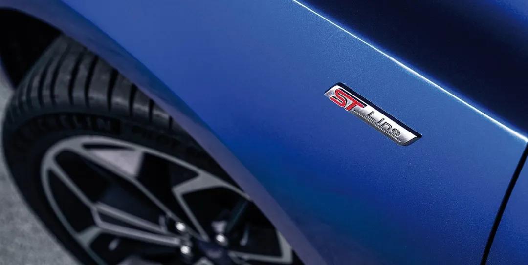 车辆工程师实测福克斯STLine三厢：驾驶感依然让人服气