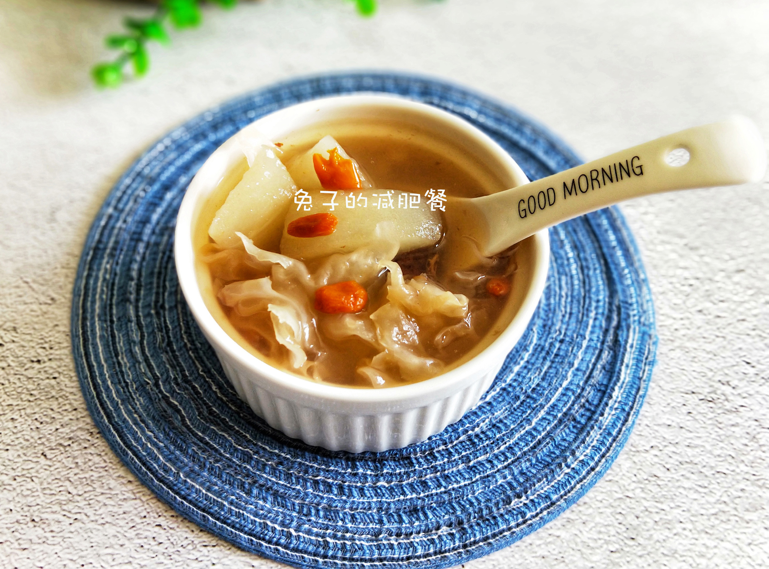 冬季清肺润喉吃什么汤,冬天降火润肺润喉汤