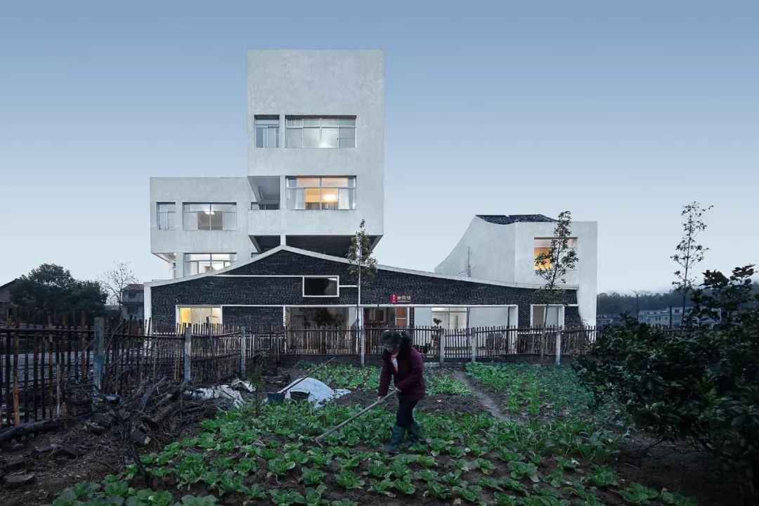 清华状元建筑师回乡,90后清华状元回乡造房