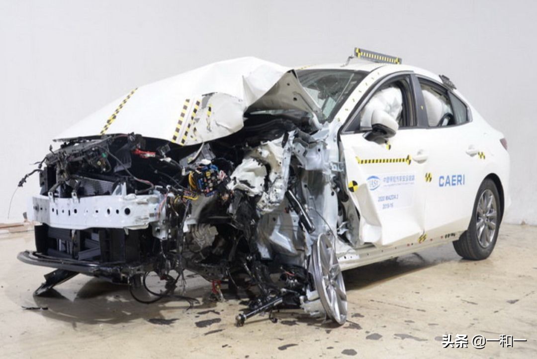 日系车真的皮薄合集,日系最安全的车马自达3