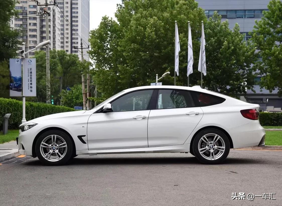 宝马3系gt2017款320im运动型,无框门宝马三系