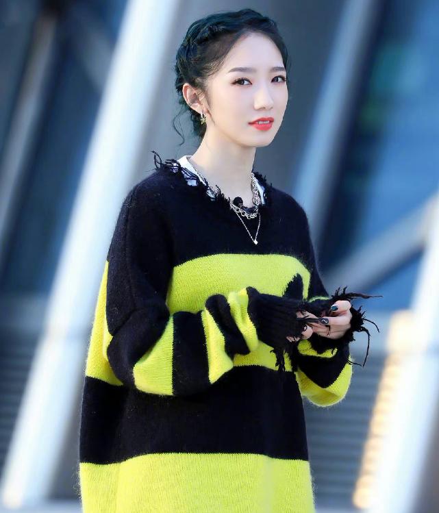 外套内搭什么衣服好看,金晨同款兔毛衣怎么搭