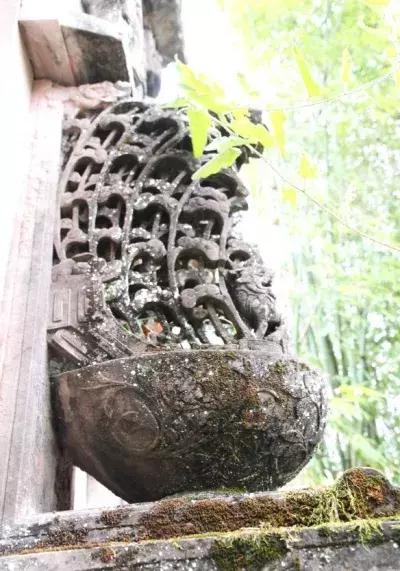 汉代豪华夫妻合葬墓,川北深山精美石雕墓