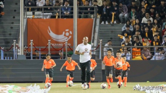 fc足球世界杯传奇球员贝隆,足坛球星贝克汉姆参加奥运会