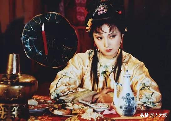 影响《红楼梦》的十大事件是什么？你怎么看？