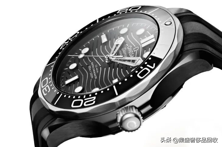 各种手表材质的优缺点,黑色手表什么材质更耐用