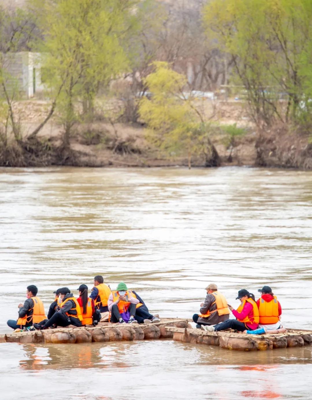 住最静的酒店，看最美的景！只因在黄河石林~