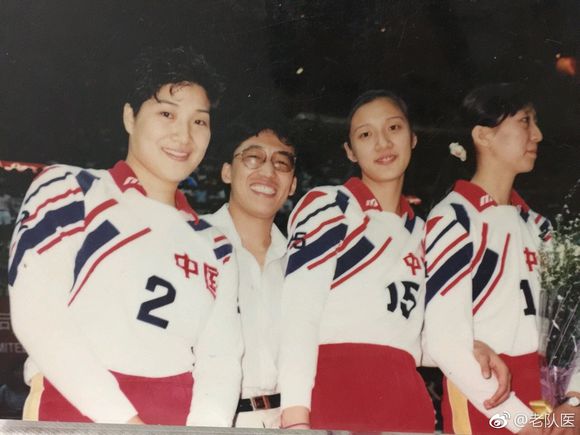 中国女排奋斗经历简短20字,排球运动简史中国女排