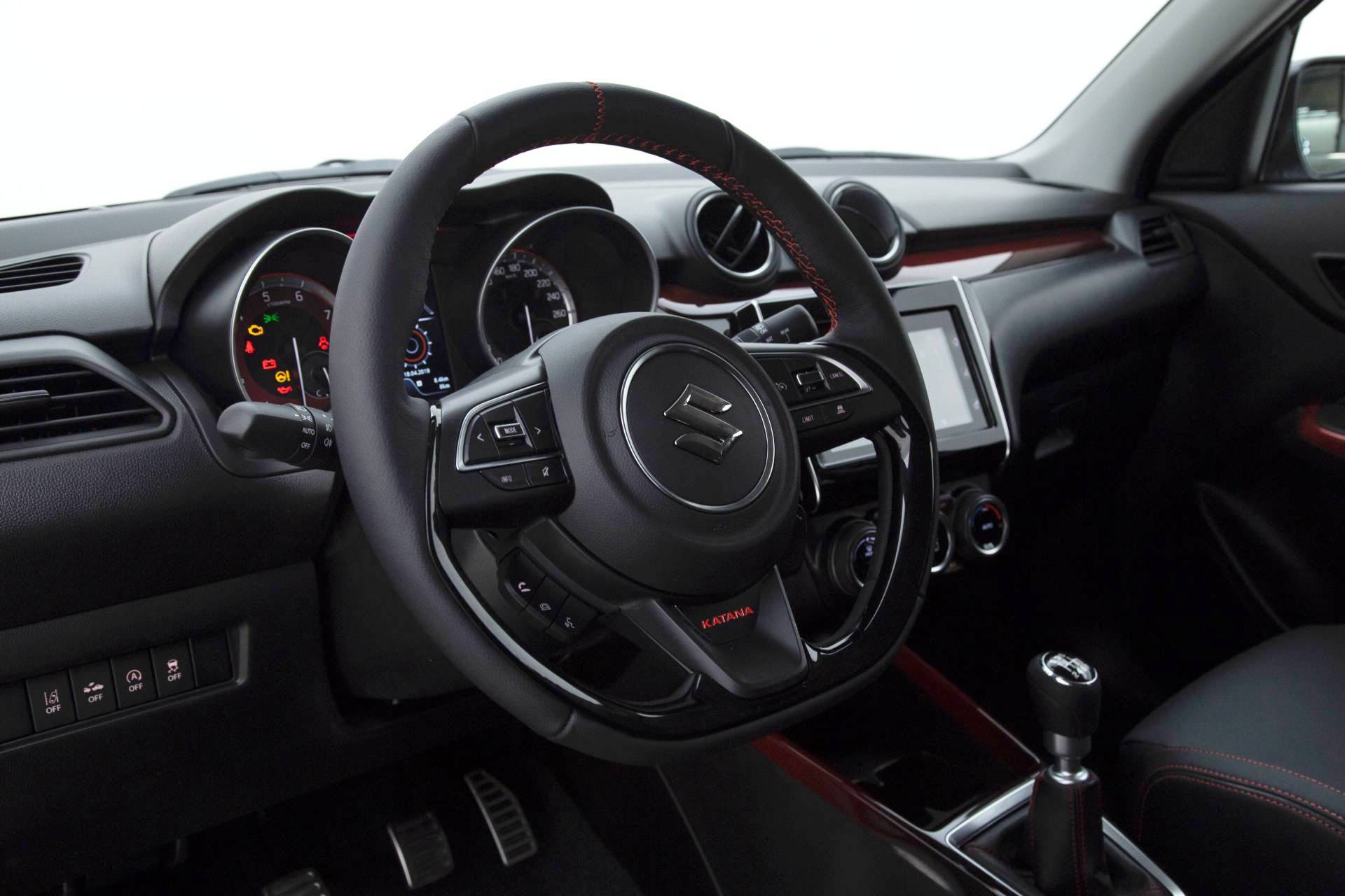 2019款铃木雨燕swift亮相,新一代铃木雨燕swift